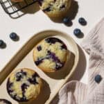 photo de recette de financiers myrtilles basilic -mise en scène culinaire du studio aurelia cordiez