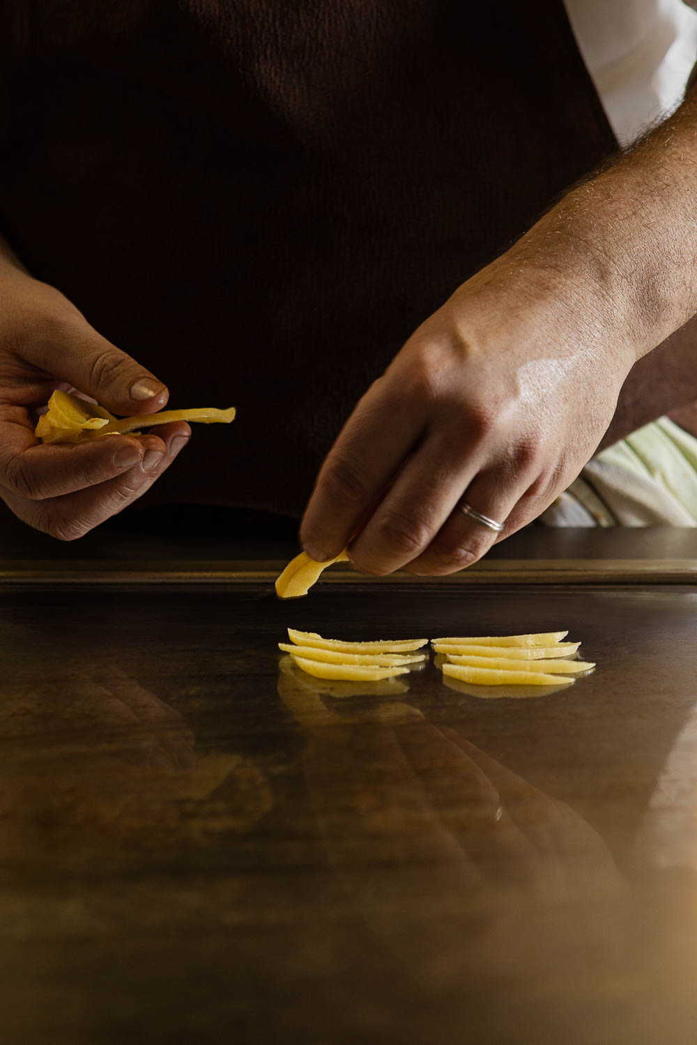 photo reportage en cuisine et cuisson sur plaque japonaise